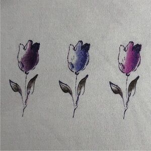 Elisabeth Liz Claiborne Vintage Grandma Core T-Shirt in Cream with Purple Tulips